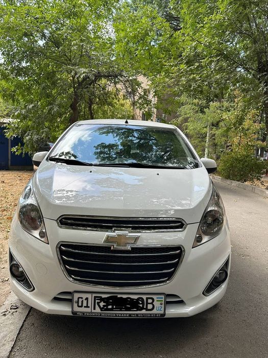 Спарк 2018г механика  белого цвета