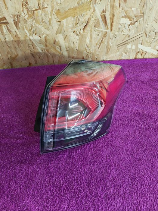 Задние фонари Toyota Rav4
