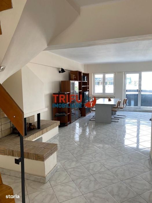 Apartament 4 camere cu scara interioara de vanzare zona Centru — fotografia 1