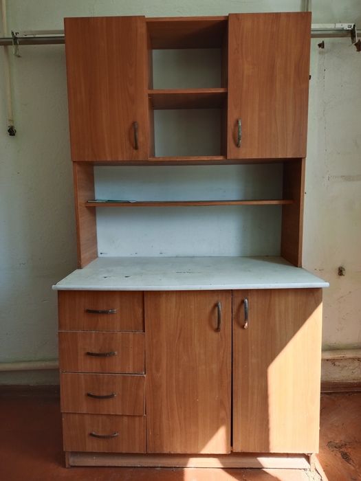 Стенка гостинной с шкафом