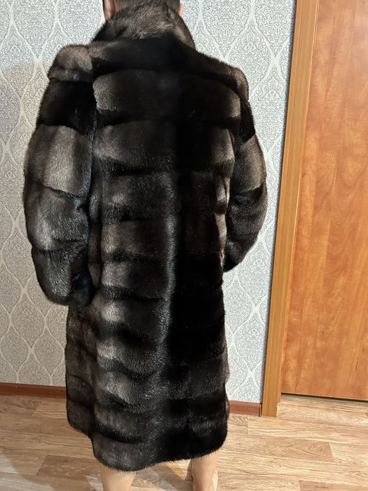 Продам норковую шубу