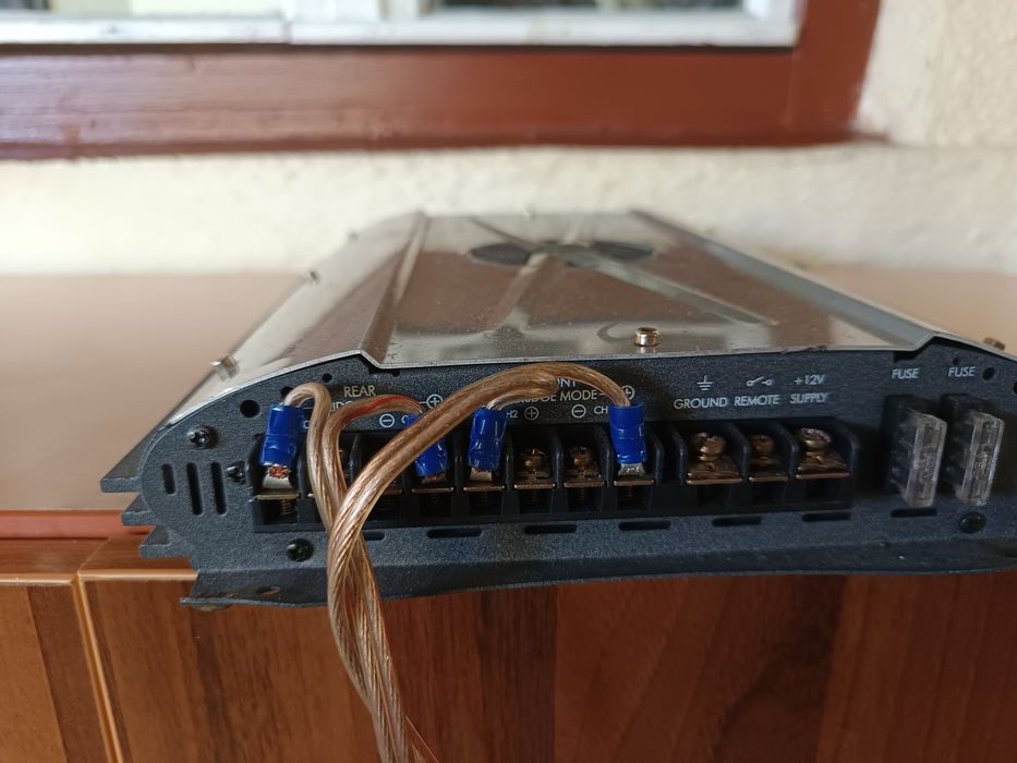 Subwoofer auto Pionner și amplificator Blaupunkt