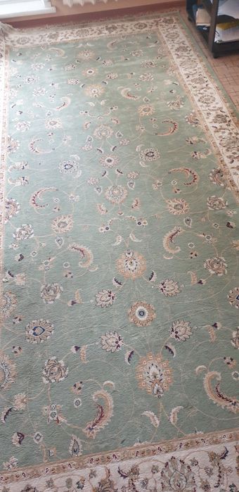 Ковёр 2×4, б/у, шёлковый,плотный. Цена 39тыс тг. Торг