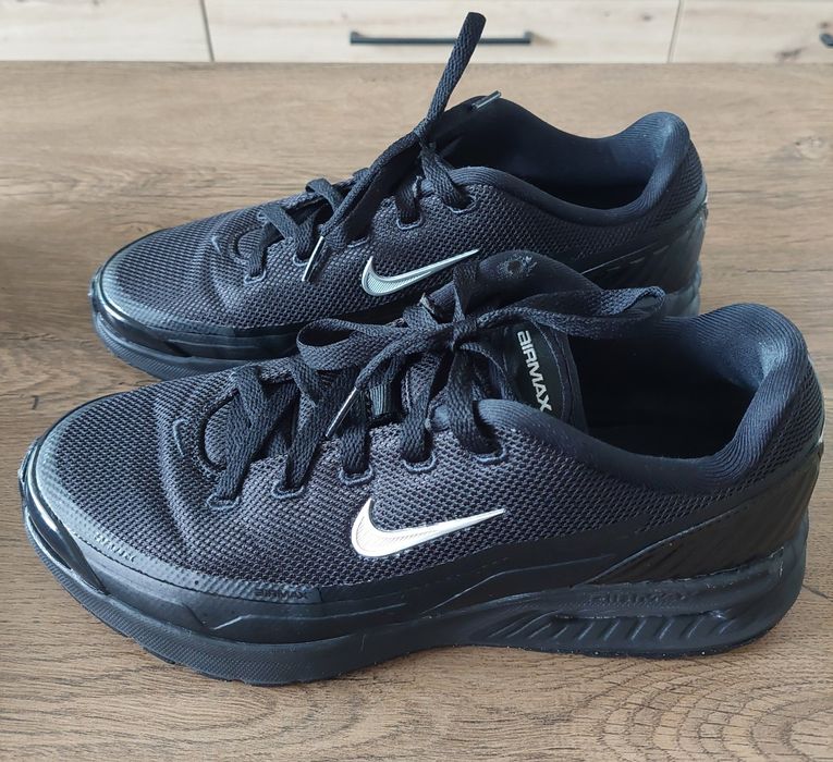 Adidasi Nike, mărimea 40,5
