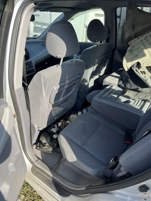Nissan Almera Tino НА ЧАСТИ