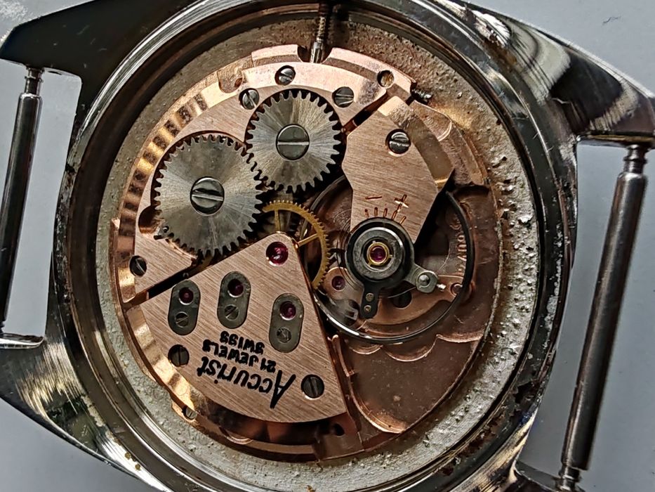 Ceas Accurist Calendar Manual 21 rubine, - Oțel 34 mm