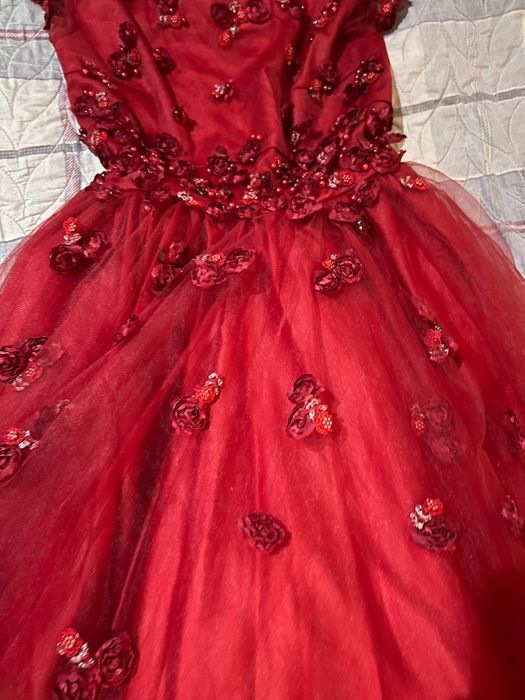 Роскошные вечерние платья.