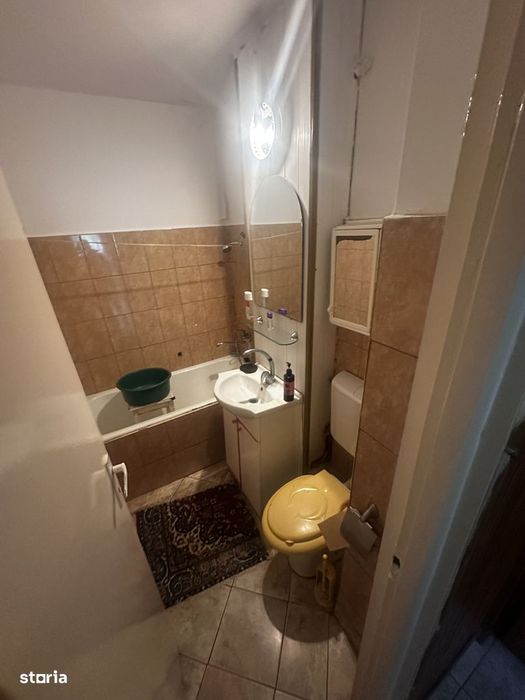 De vanzare apartament cu 2 camere decomandat,etajul 1,Dealul Florilor