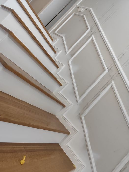Montaj parchet laminat,SPC,herringbone,plinta,cornisa,incadramente,usi,trepte din lemn,plinta