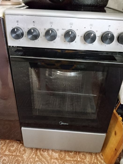 Продам электроплита midea