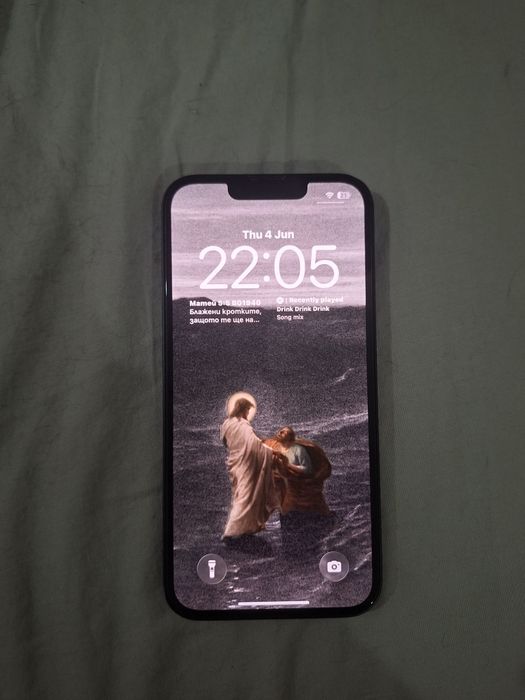 Продавам iphone 13 Запазен