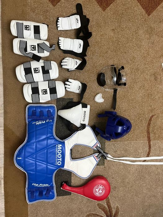 Срочно продам набор для тхэквандо