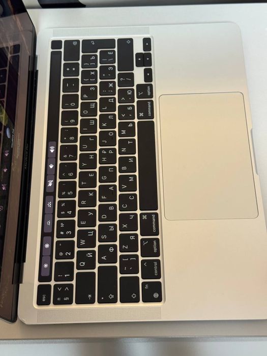 MacBook Pro 13 2020 M1 / 84%