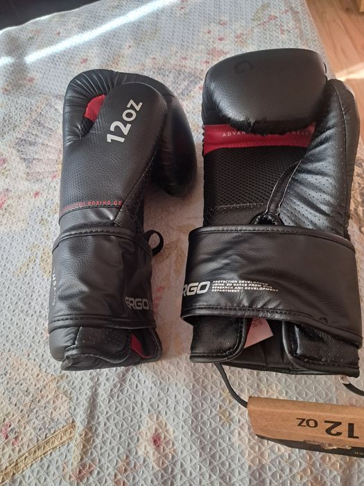 Боксьори ръкавици нови.