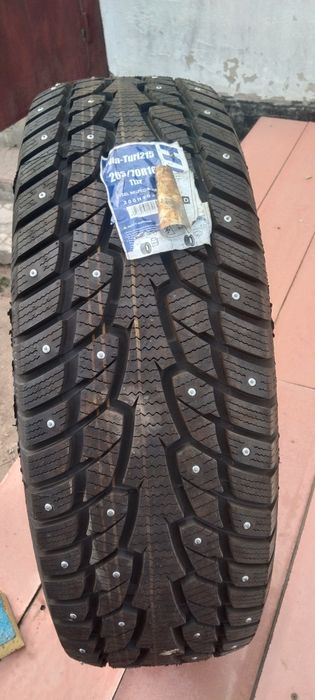 Продам шины зимние R16 265/70
