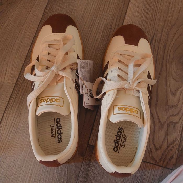 Кроссовки Адидас