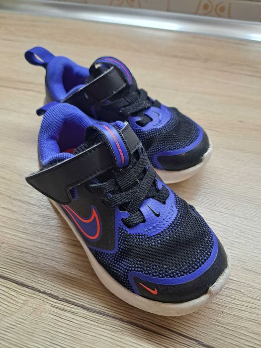 Маратонки NIKE 25 размер