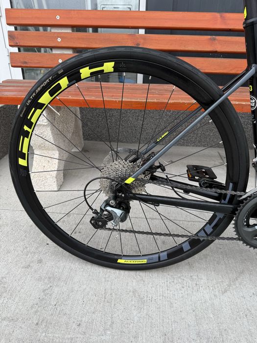 Шосеен  велосипед CUBE ATTAIN RACE  28" цола