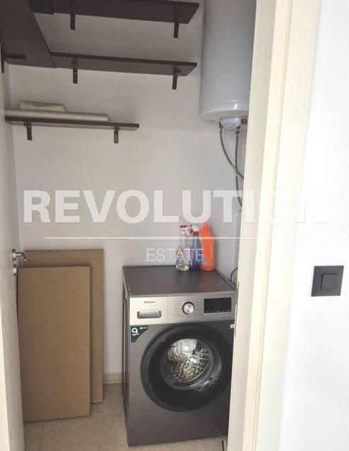 Дава се под наем Тристаен апартамент в Варна, м-т Траката - 120 кв.м за 698.19 € - Снимка #4