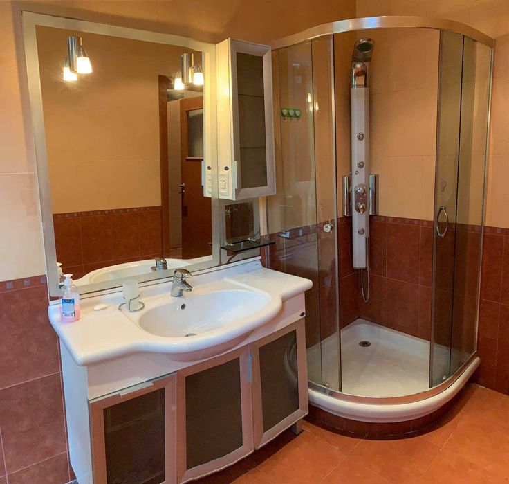 Дава се под наем Тристаен апартамент в Бургас, Център - 120 кв.м за 331.5 € - Снимка #8