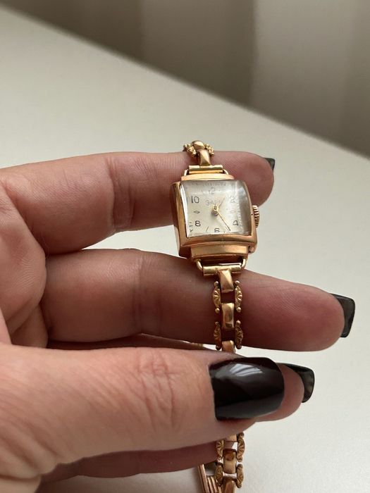 Златен часовник ЗАРЯ сьс златна гривна СССР 1956