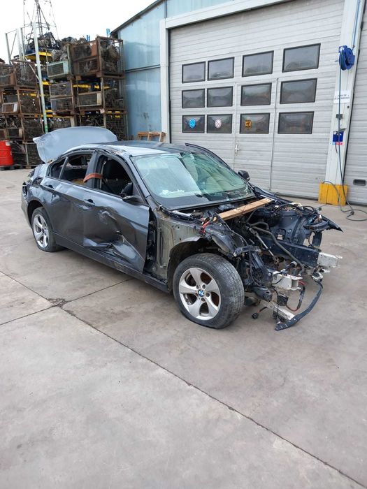 BMW Seria 3 / f30 /2012/Dezmembrez/Dezmembram