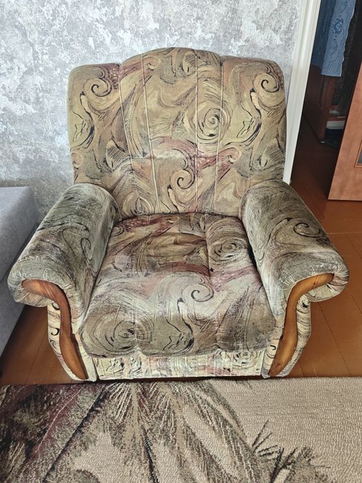 Диван и два кресла