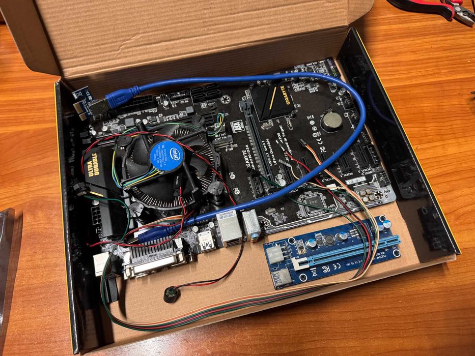 Placă bază GA-H110-D3A mining + CPU Celeron + riser – funcțională