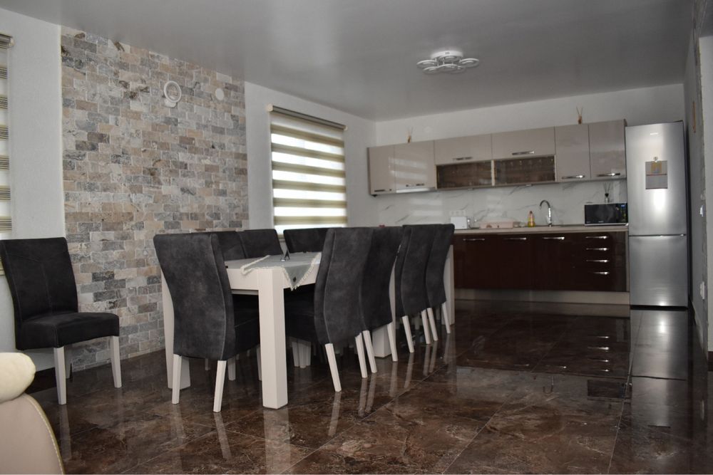 Pensiune de inchiriat cu CIUBAR”Casa dumitru 2”