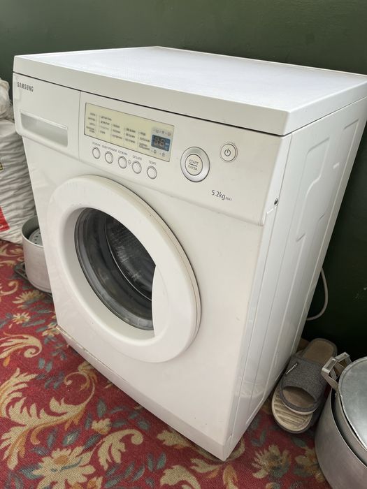 Продам б/у стиральную машинку