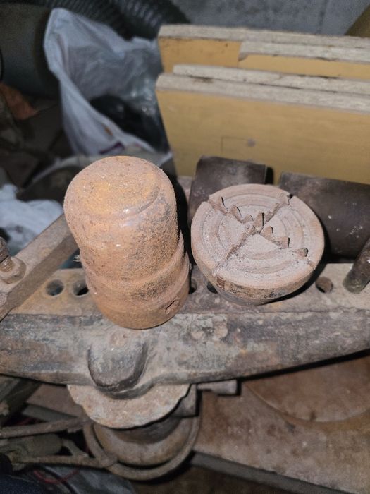 Универсален мазгален струг