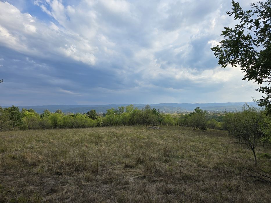 Vand teren in loc. Ulies, com. Gurasada, jud. Hunedoara