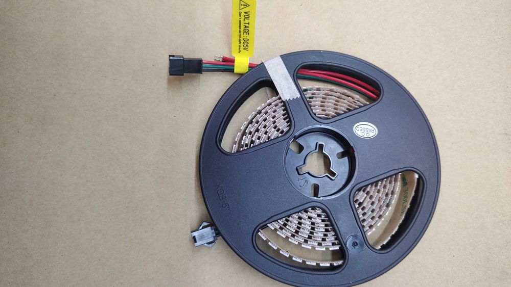 Banda led digitală ws2812b 144 led /metru 5V , 2 metri rola