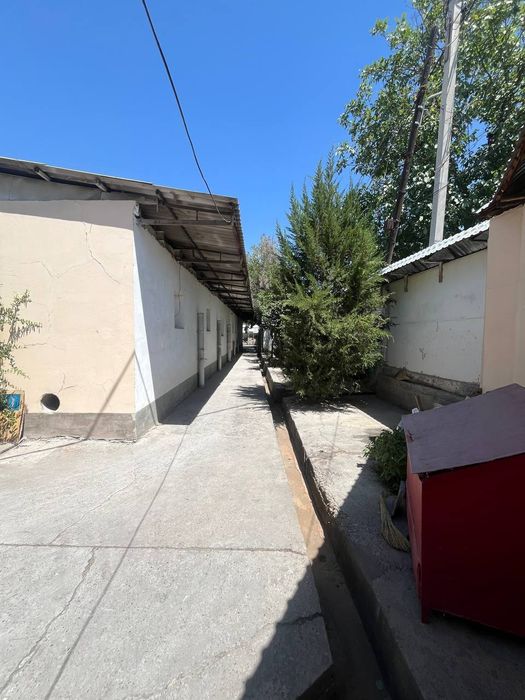 Продаётся производственно-складская территория 20 соток