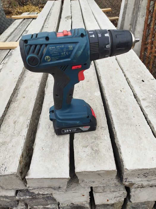 Vînd filetanta bosch cu percuție.