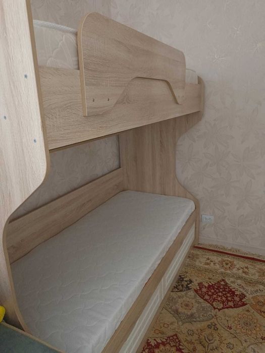 Двухъярусная кровать
