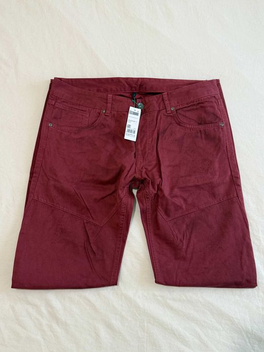 Продавам нов панталон Benetton Burgundy Red Washed Out Pants, размер 50