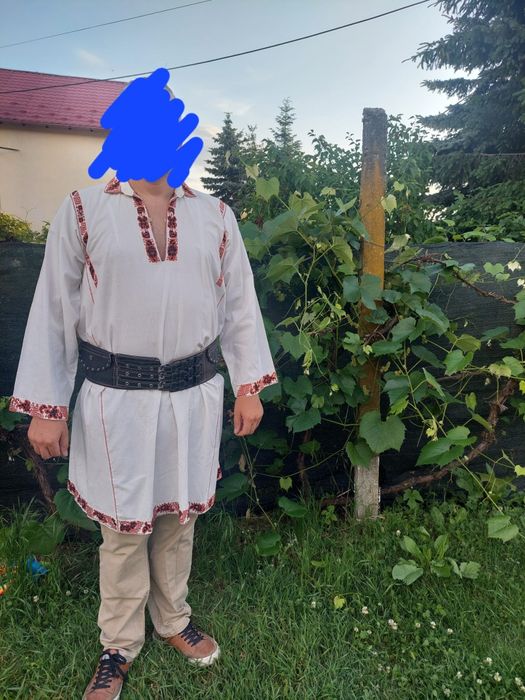 Camasa bărbătească cusuta manual