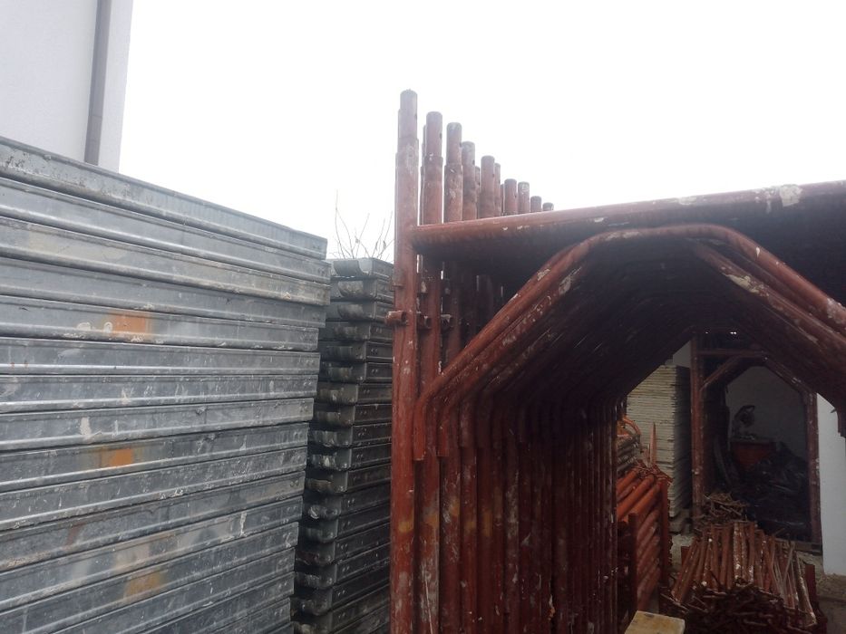 Execut lucrări construcții /închiriez schelă