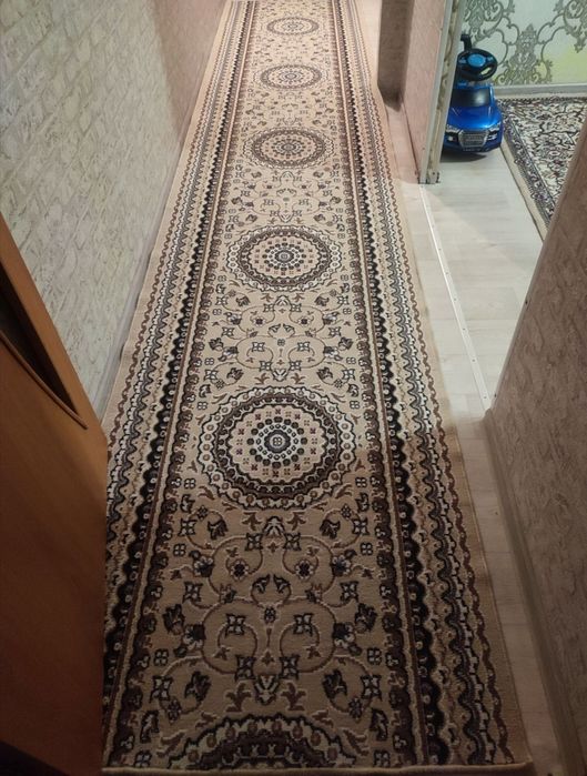 Продаю ковёр в хорошем состоянии