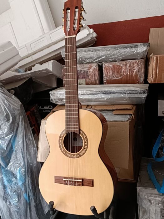 Chit.Clasică  De La