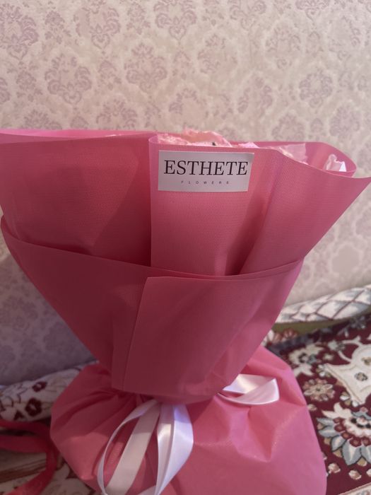 Свежые цветыы ночью подарилии