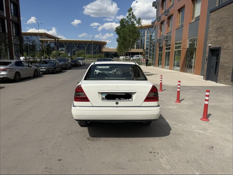Mercedes-benz c180