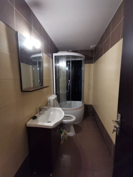 Apartament 2 camere mobilat și utilat, parcare privată, zona centrală