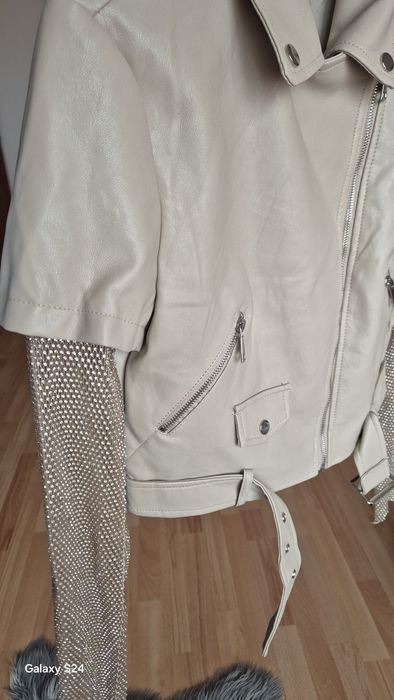 Geaca scurtă stare impecabilă