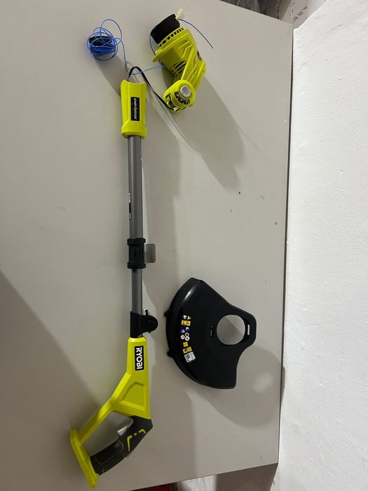 Trimmer/Motocoasa ONE+ RLT183250F – NOU, cu defect de transport