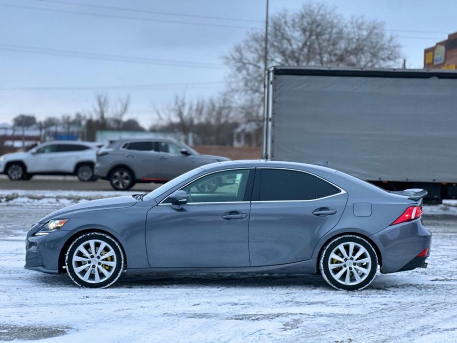 Продаю Lexus IS250