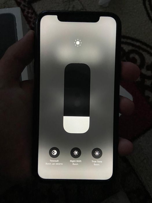 Продам Айфон 11