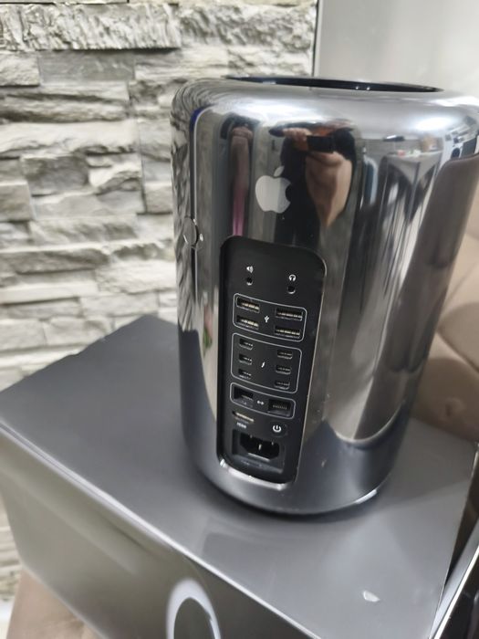 Mac Pro (Late 2013) – cilindru – macOS