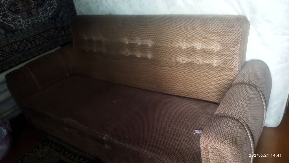 Диван и два кресла продам недорого